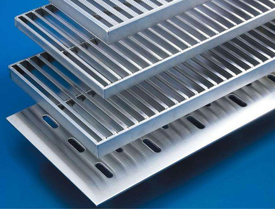 钢格板在公路工程建筑中的关键应用与价值分析